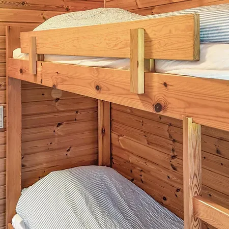 2 Bedroom Amazing In Præstø