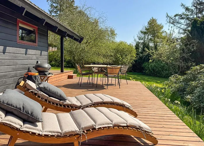 2 Bedroom Amazing In Præstø