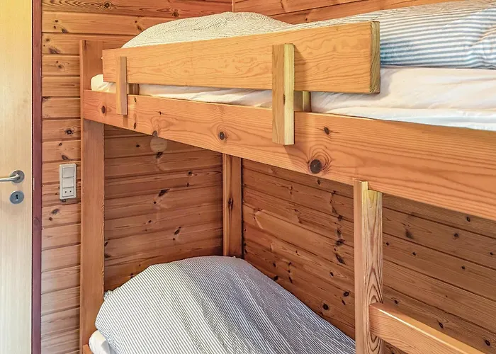 2 Bedroom Amazing In Præstø